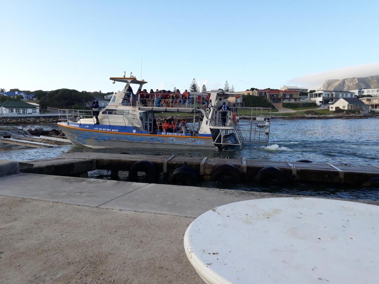 Pik 'N Wyntjie Apartment Gansbaai Luaran gambar